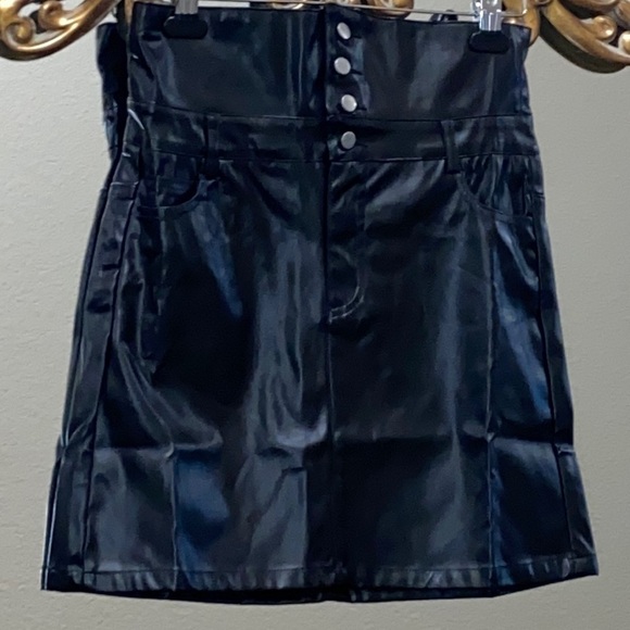 Hello Miss High Waist Faux Leather Mini Skirt Size L NWOT - Picture 1 of 6
